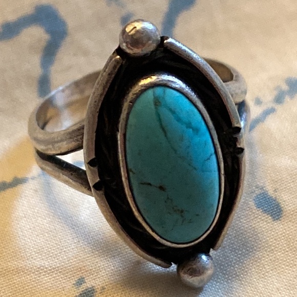 Turquoise Silver Ring - Picture 2 of 4